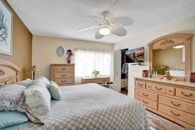 Unit B-1 photo 18