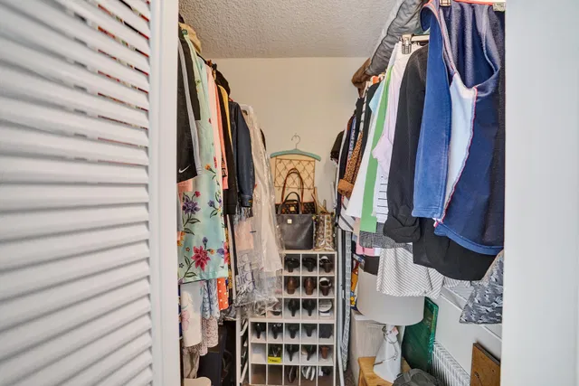 Unit B-1 photo 19