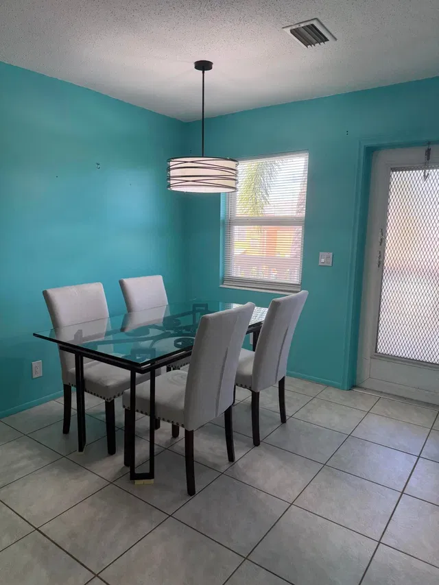 Unit 203 photo 3