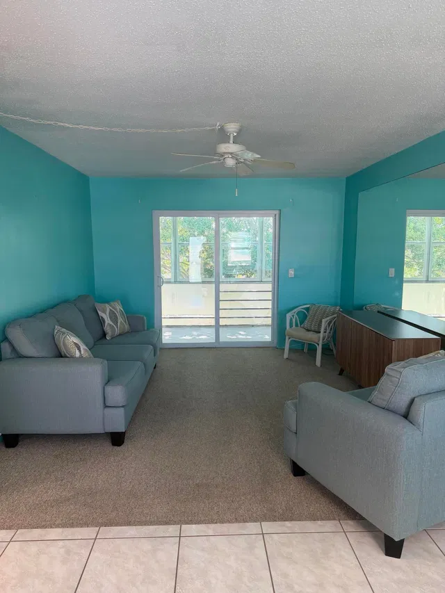 Unit 203 photo 4