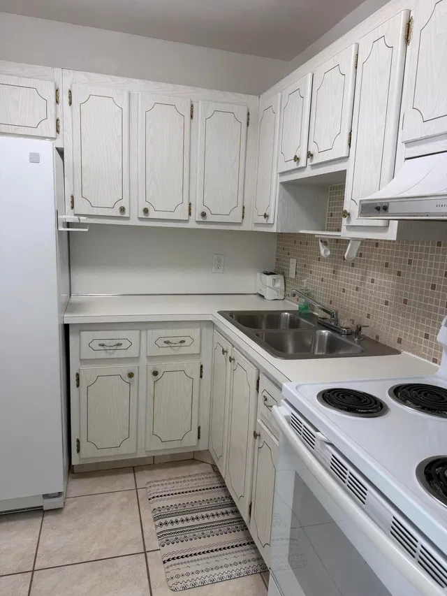 Unit 203 photo 5