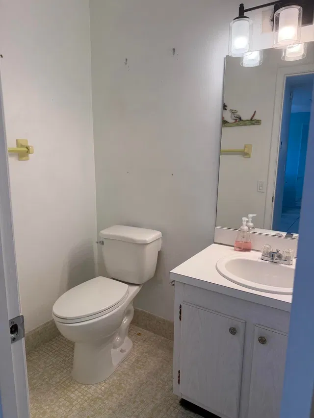 Unit 203 photo 8