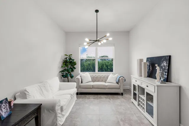 Residence photo 10