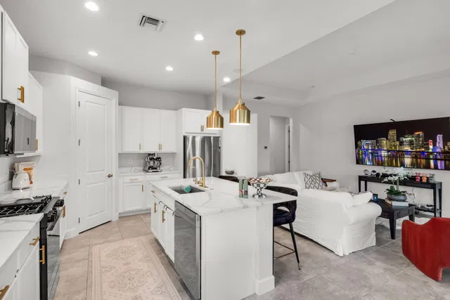 Residence photo 19