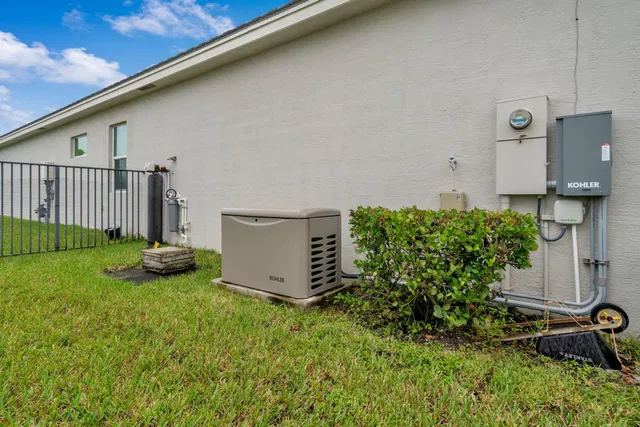 Residence photo 43