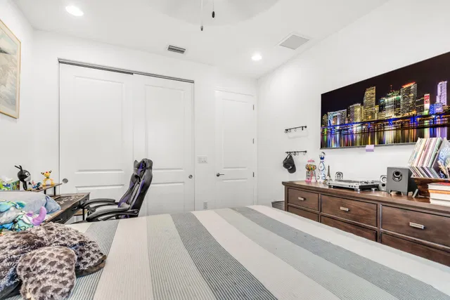 Residence photo 33