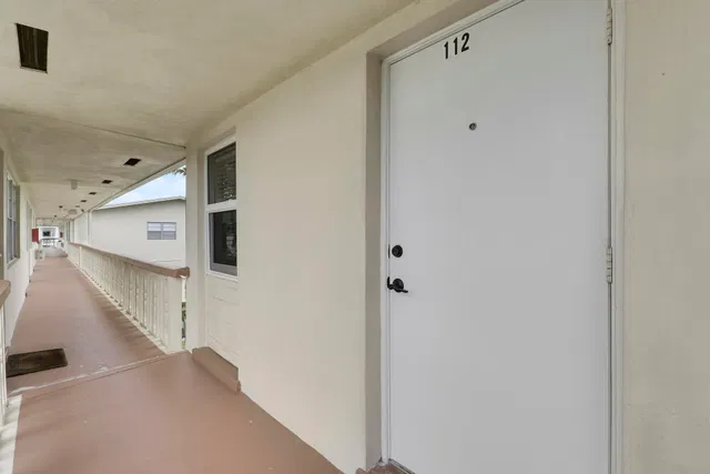 Unit E photo 26