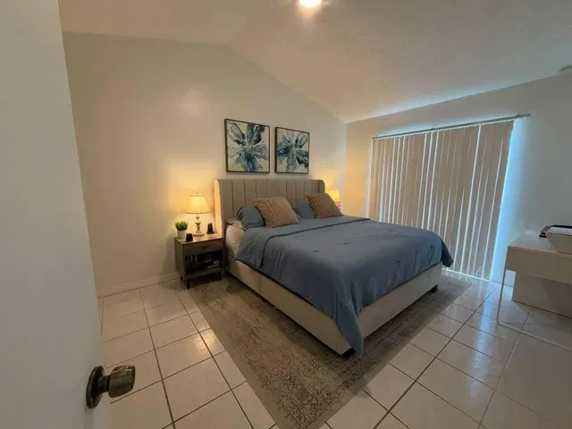 Residence photo 6
