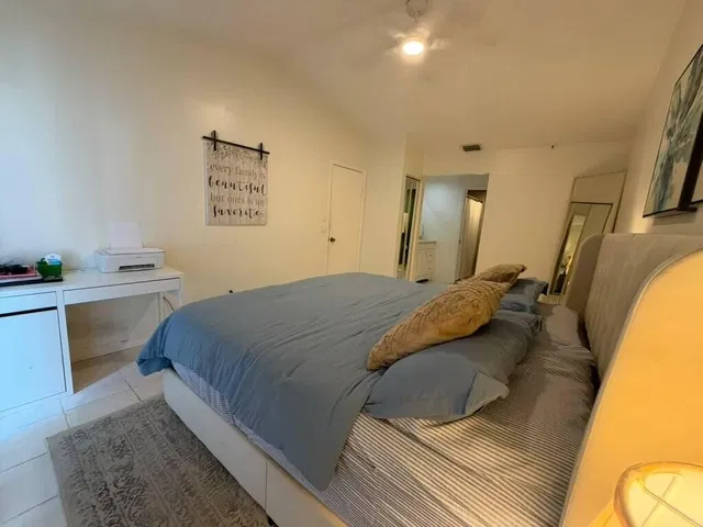 Residence photo 16
