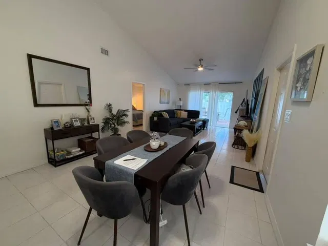 Residence photo 18