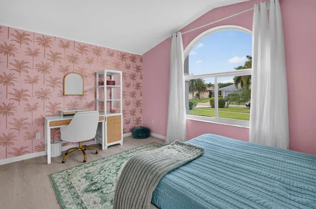 Residence photo 32