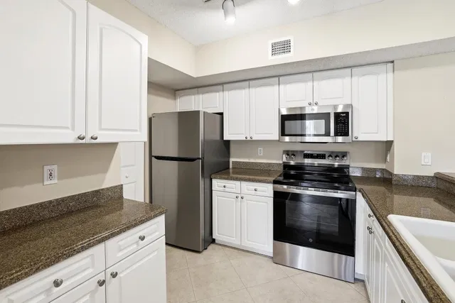Unit 8306 photo 12