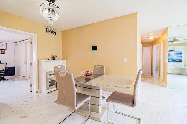 Residence photo 5