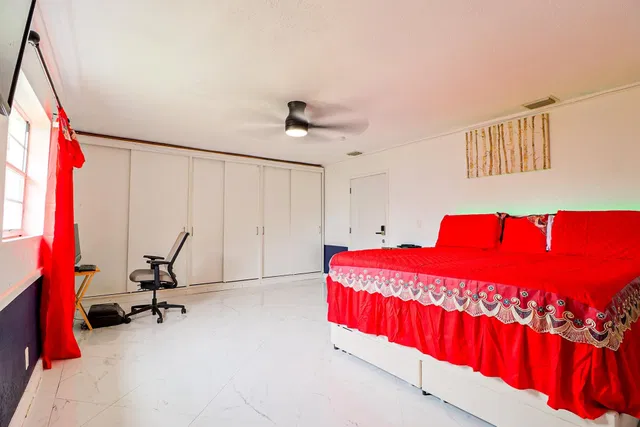 Residence photo 6