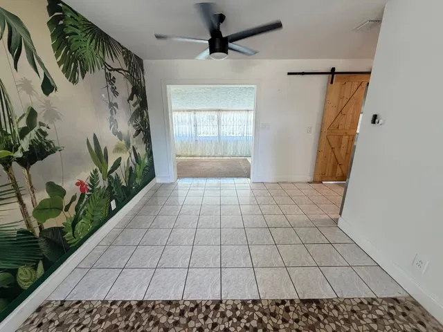 Residence photo 19