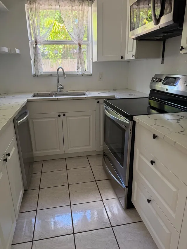 Residence photo 53