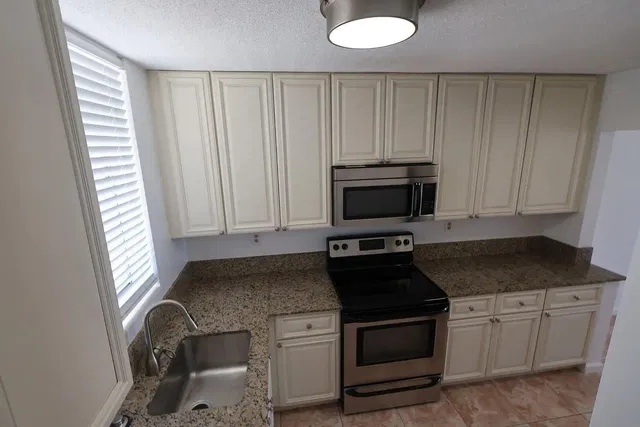 Downtown West Palm Beach Unit 304 photo 7