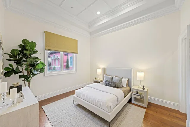 Residence photo 98