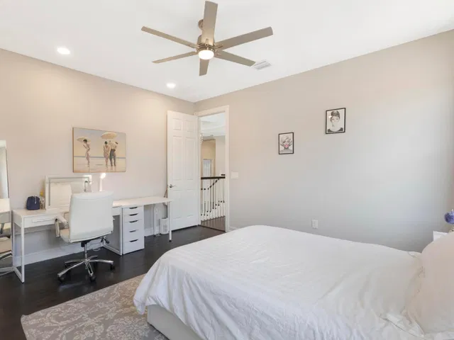  Residence photo 36