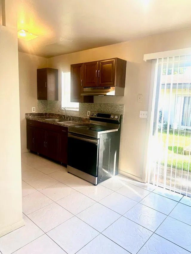 Unit 9334 photo 11