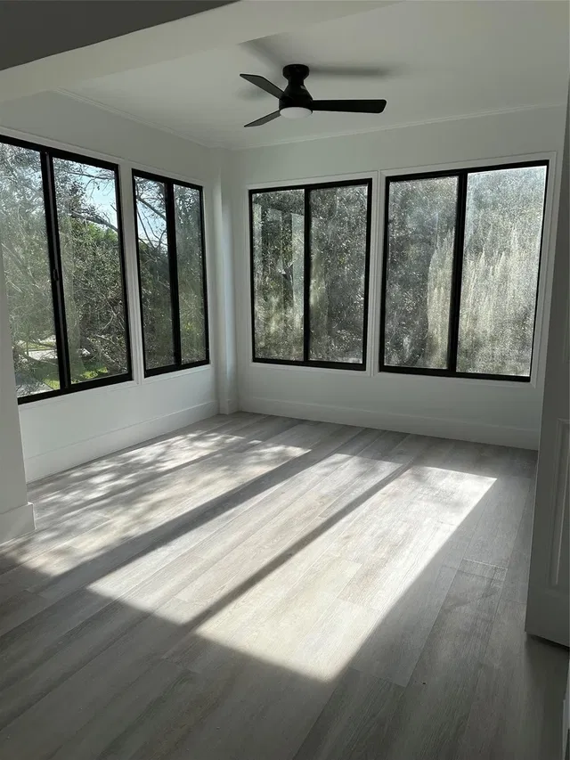 Unit 403 photo 10