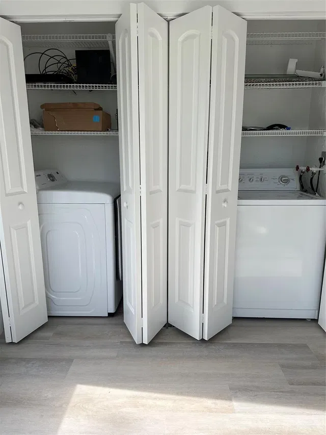 Unit 403 photo 11
