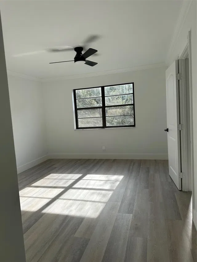 Unit 403 photo 12