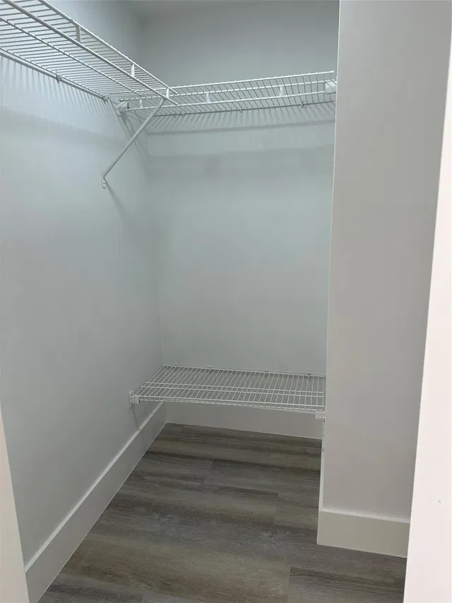 Unit 403 photo 15