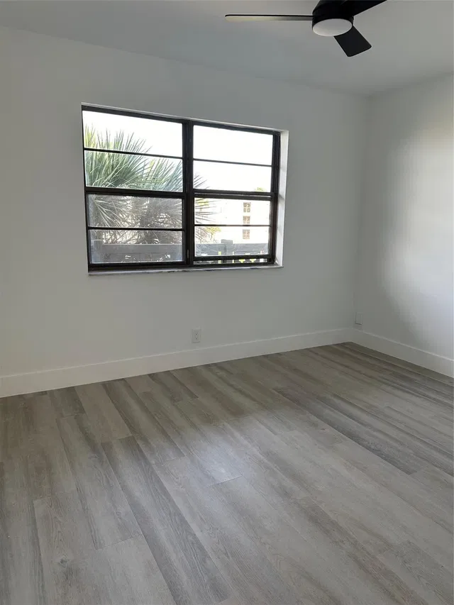 Unit 403 photo 20