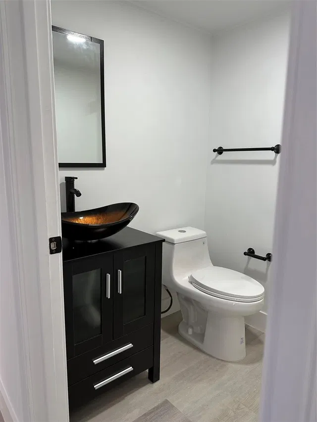 Unit 403 photo 23