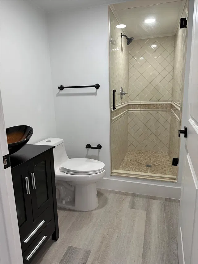 Unit 403 photo 24