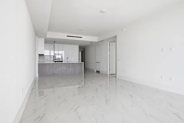 Nautilus 220 Unit 804 photo 4