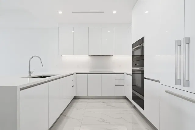 Nautilus 220 Unit 804 photo 9