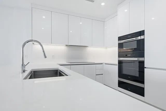 Nautilus 220 Unit 804 photo 10