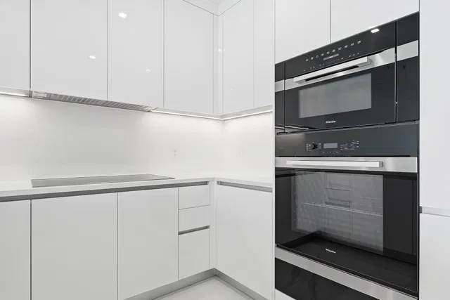 Nautilus 220 Unit 804 photo 11