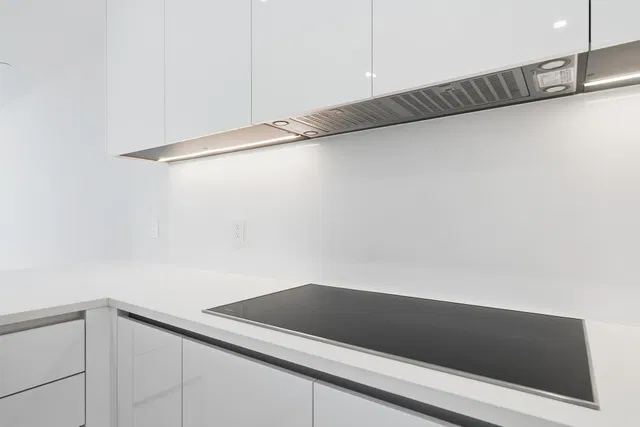 Nautilus 220 Unit 804 photo 12