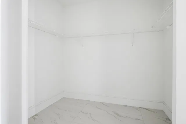 Nautilus 220 Unit 804 photo 23