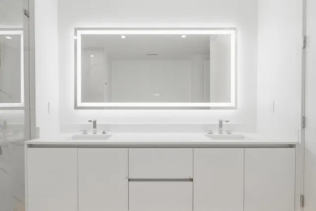 Nautilus 220 Unit 804 photo 29