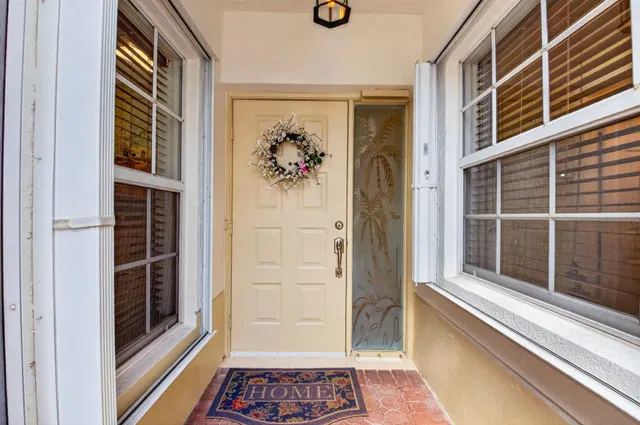 Residence photo 3