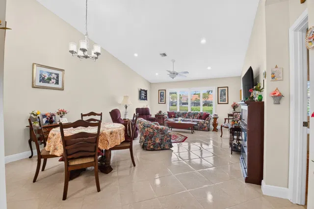 Residence photo 6