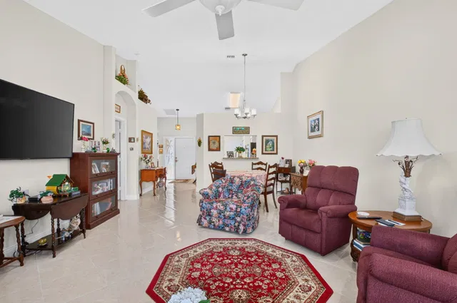 Residence photo 9