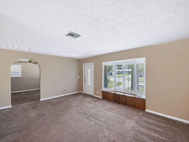  Residence photo 8