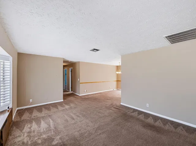  Residence photo 9