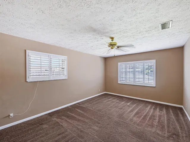  Residence photo 16