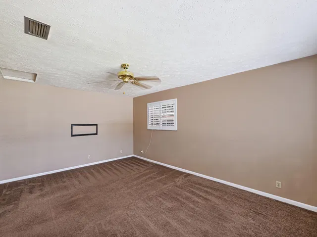  Residence photo 17
