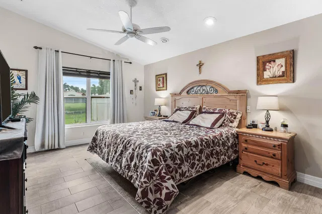 Residence photo 22