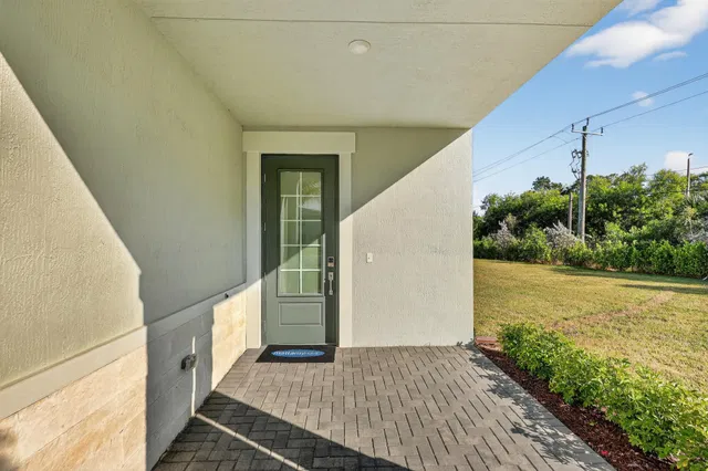 Residence photo 4