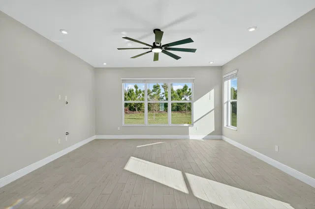 Residence photo 18