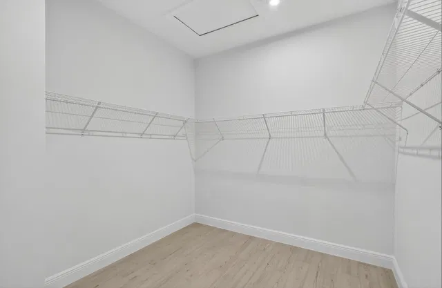 Residence photo 32