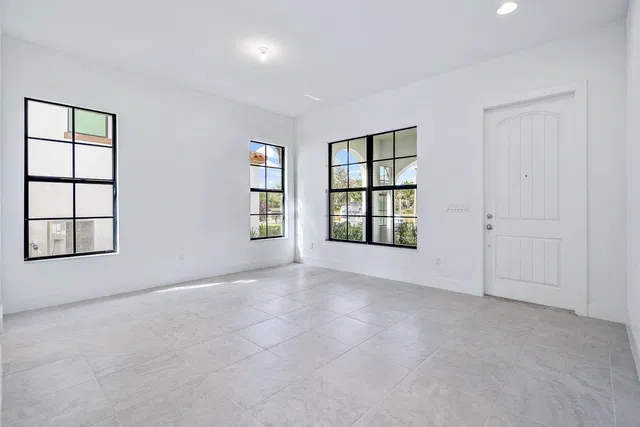 Residence photo 5